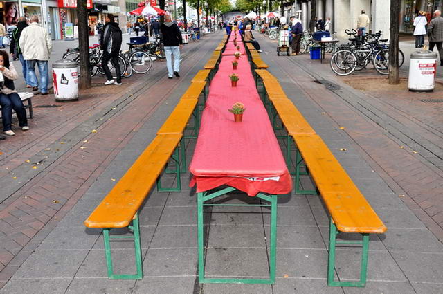 Zu_Tisch   002.jpg